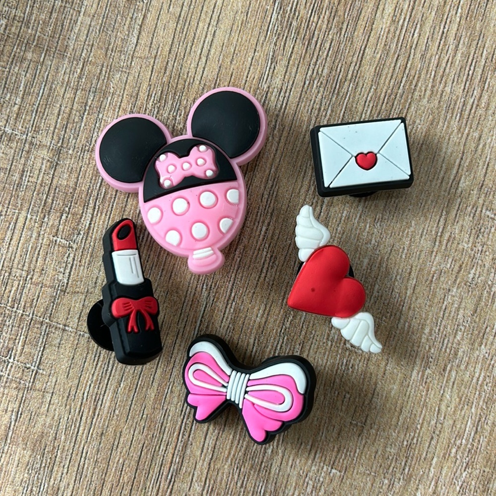 Croc charms - Minnie balloon hearts pink bow lipstick girly charms